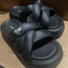super ハートクロスパテッド厚底サンダル ブラック