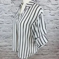 CECIL Mc BEE　白黒　ストライプ　 Vネックシャツ 　サイズM 637