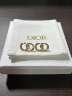 Dior Petit CD スタッドピアス