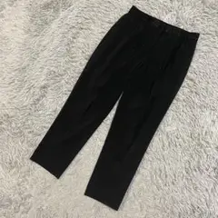 ICB アイシービー　オンワード樫山　ブラックテーパードパンツ　スラックス