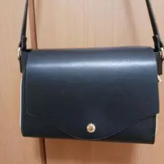 ブラック ショルダーバッグ