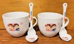 【中古】不二家ペコ＆ポコペアマグカップ　ティースプーン　レスト付き