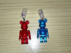 ベアブリック風キーホルダー 赤 青 2個セット
