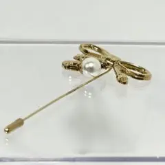 【美品】Salvatore Ferragamo ピンブローチ フェイクパール
