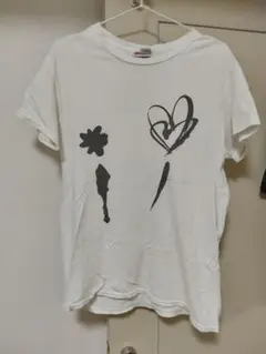 SHANTII ハートと花プリント Tシャツ