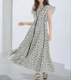 MISCHMASCH 小花柄パイピングワンピース ホワイト×ブラック