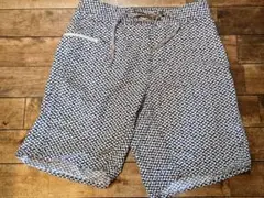 パタゴニア ウェーブフェアラーショートパンツ ボードショーツモノクロ花柄