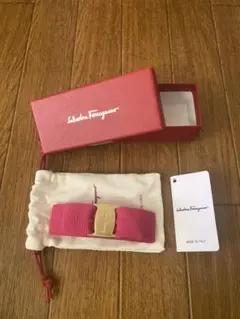 サルヴァトーレ フェラガモ リボンバレッタ