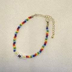 『M』イニシャルブレスレット カラフル
