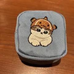 mofusand　カラビナつき刺繍スクエアミニポーチ　ライトブルー　モフサンド
