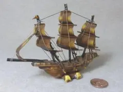 昭和物　セルロイド製　帆船置物　台はオマケ