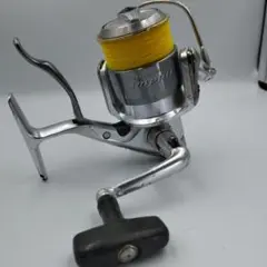 ダイワ　インパルトISO 2500LB 換えスプール２つ ダイワ インパルトISO 2500LB 換えスプール2つ
