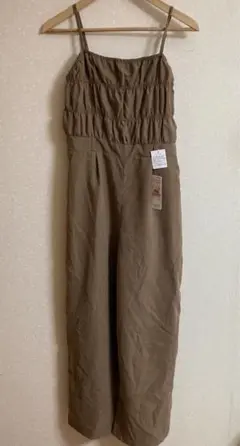『サロペットパンツ』