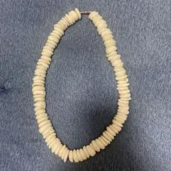貝で作ったレイです