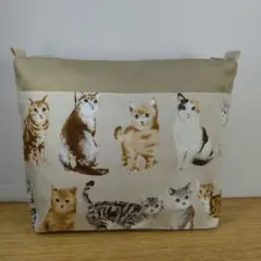 ポーチ　(バックinバック ) 三毛猫