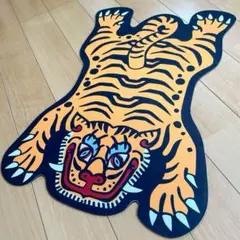 チベタンタイガー風　カーペット　ラグマット　トラ　虎 オレンジ 新品未使用品