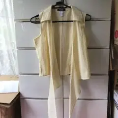 未使用　カシュクール　ノースリーブシャツ　ベスト