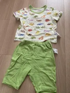 ユニクロ 半袖ベビーパジャマ