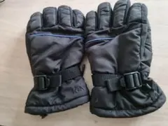 IGNIO 5本指グローブ Mサイズ 手袋 スキー スノーボード 雪遊び 黒
