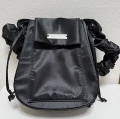 un/neu ギャザーハンドルサテンフラップバッグ