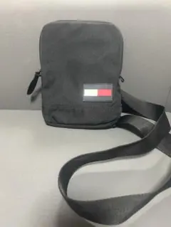 トミーヒルフィガー ショルダーバッグ ブラック
