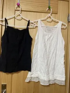 キャミソール&タンクトップ2枚セット ユニクロ 黒 白