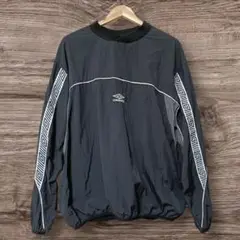 Umbro アンブロ freaks store ピステ ナイロンプルオーバーXL