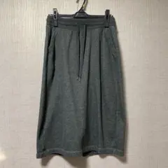 UNIQLO グレー スリット入りスカート