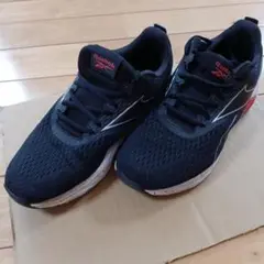 Reebok　リーボック　スニーカー　シューズ