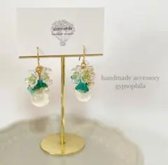 【No.163】ハンドメイドピアス、イヤリング、小花、新芽カラー、グリーン、鈴丸