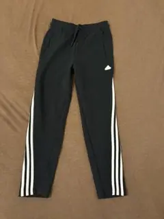 adidas 黒ラインパンツ150cm
