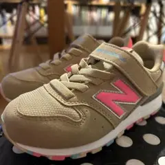 Item thumbnail for item 8f57113e-3463-4d1a-b71d-b98e5da4952a