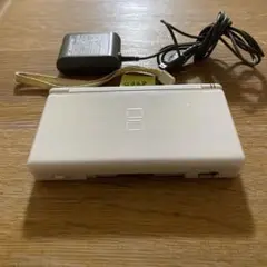 a948 Nintendo DS Lite ホワイト 本体 ACアダプター付き
