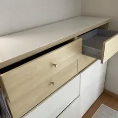 ベストー　引き出し四つ　ガラス天板