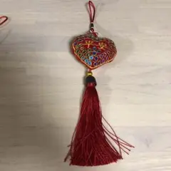 赤いハート型刺繍装飾品　中国お土産