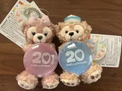 ダッフィーとフレンズ 20周年記念ストラップ　ダッフィー&シェリーメイ　ペア