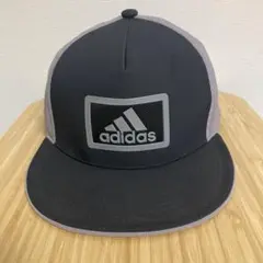 adidas 黒 グレー キャップ ロゴ入り