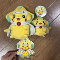 ポケセン東北限定 ジラーチのポンチョを着たピカチュウ マスコット 仮装 なりきり ポケセン東北限定 ジラーチのポンチョを着たピカチュウ