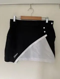 Titelist 黒白スカート