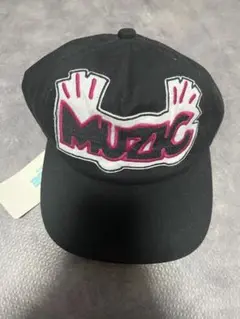 MUZIC 刺繍ロゴ キャップ 黒