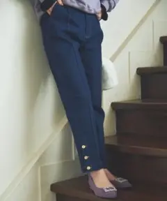ダークブルー デニムパンツ ボタン付き