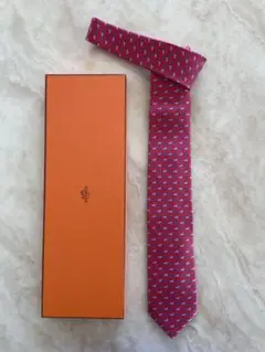 新品未使用　エルメス ネクタイ　HERMES 犬のドット柄　箱付き
