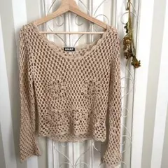 鍵あみ透かしニット