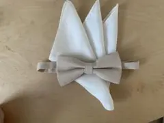 蝶ネクタイ　ポケットチーフ　セット ベージュ
