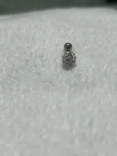 ネジ式ピアス　片耳用