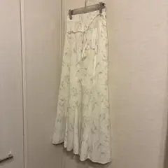 新品　定価8800円　ミステリーウーマン　花柄ロングスカート