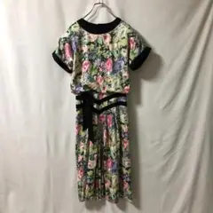 W-262【美品】花柄 ワンピース 半袖 レディース