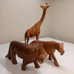 アフリカ動物木彫り　ライオン・キリン・ヒョウ　置物　インテリア　オブジェ