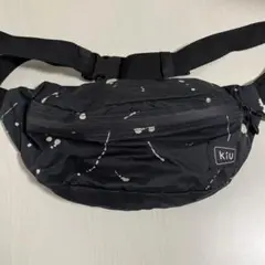 KiiU ボディバッグ ブラック・ホワイト