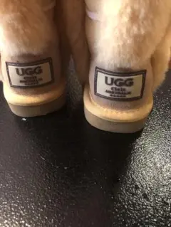 UGG ベージュファー付きブーツ